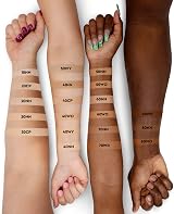 Urban Decay Stay Naked Quickie Concealer Vegan Brush Buildable Coverage view 4