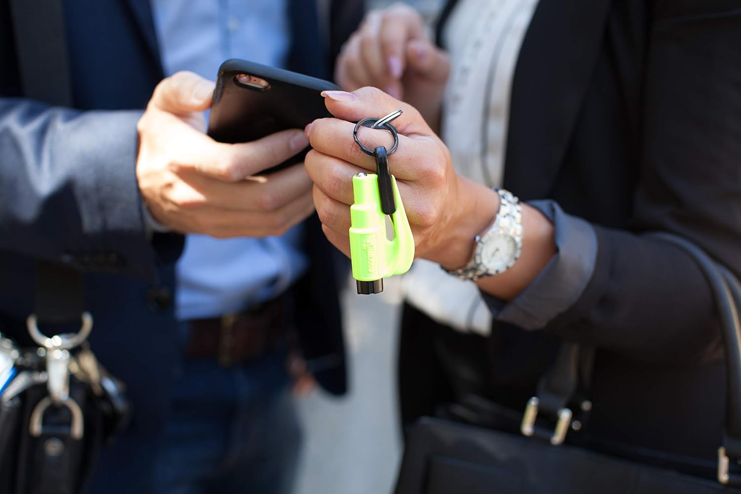 Resqme The Original Emergency Keychain Car Escape Tool, 2-in-1 Seatbelt Cutter and Window Breaker, Made in USA, Safety Yellow-Compact Emergency Hammer: Automotive