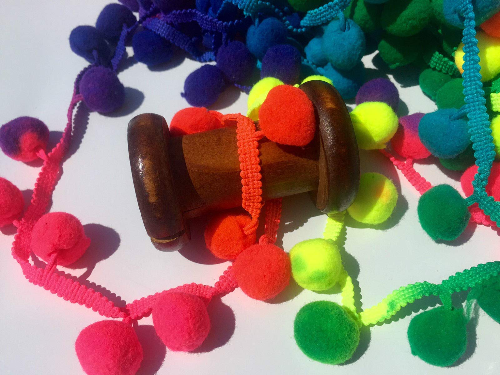 LushFabric XL Multicolored Rainbow Pompoms - Pom Ball 2.5cm (Sold by 10 METRES) - Cotton/Polyester blend - Pompom - Birthday, Casual, Decorative - Multicolored