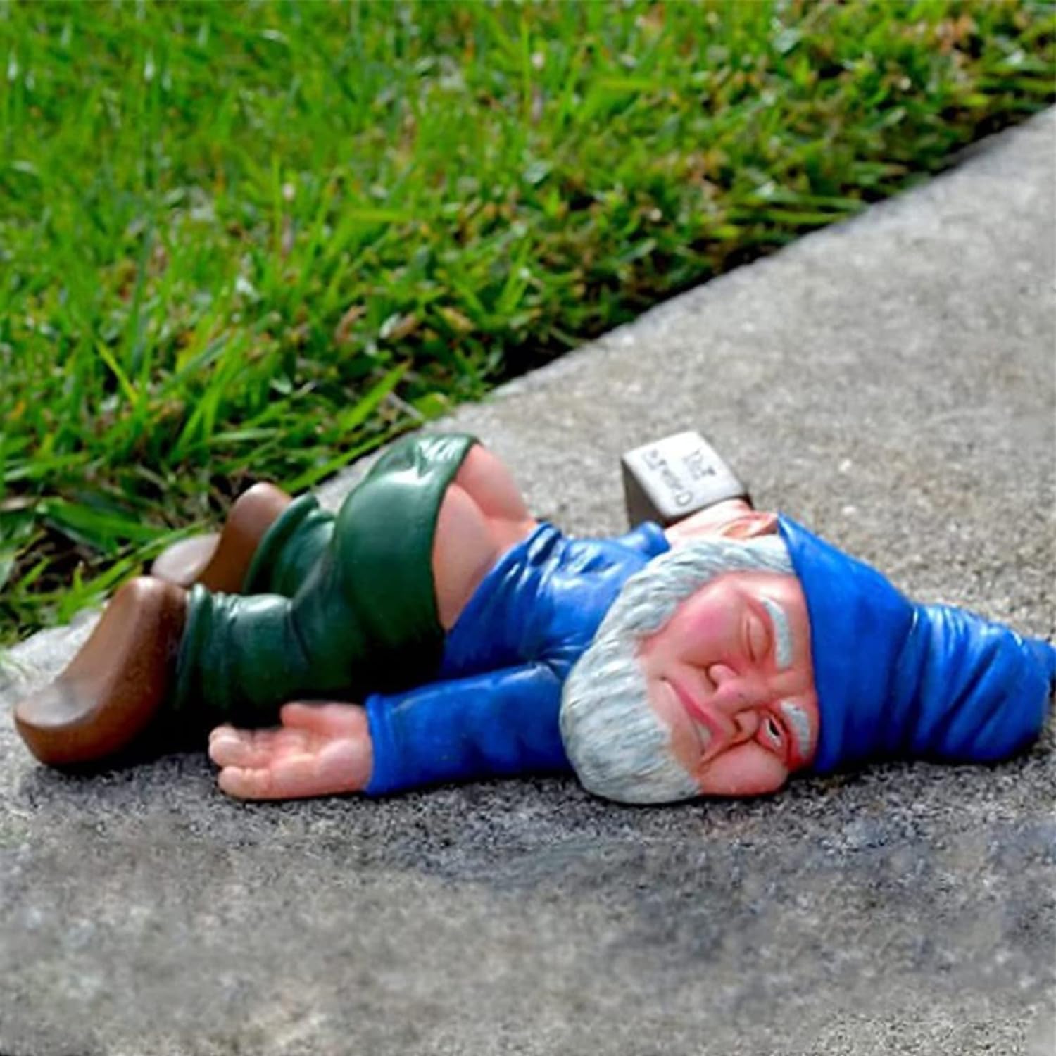 ZHjuju Funny Drunk Dwarf Garden Gnome Statue - Blue Resin Outdoor & Indoor Decor, Creative Drunk Gnome Sculpture for Garden, Yard, Patio, Lawn, Desk | Humorous Ornament with Durable Resin Design