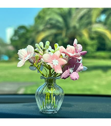 Amazon.com: Mini Glass Vase with Lily Blossoms Car Decor for