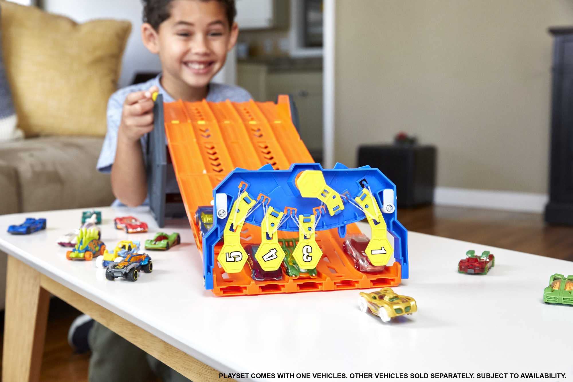 Hot Wheels Track Builder Action, Roll Out Raceway, Track Set with 5 Lane Racetrack and Toy Storage Bucket, Includes 1 Toy Car, Toys for Ages 4 to 10, One Pack, HGK41