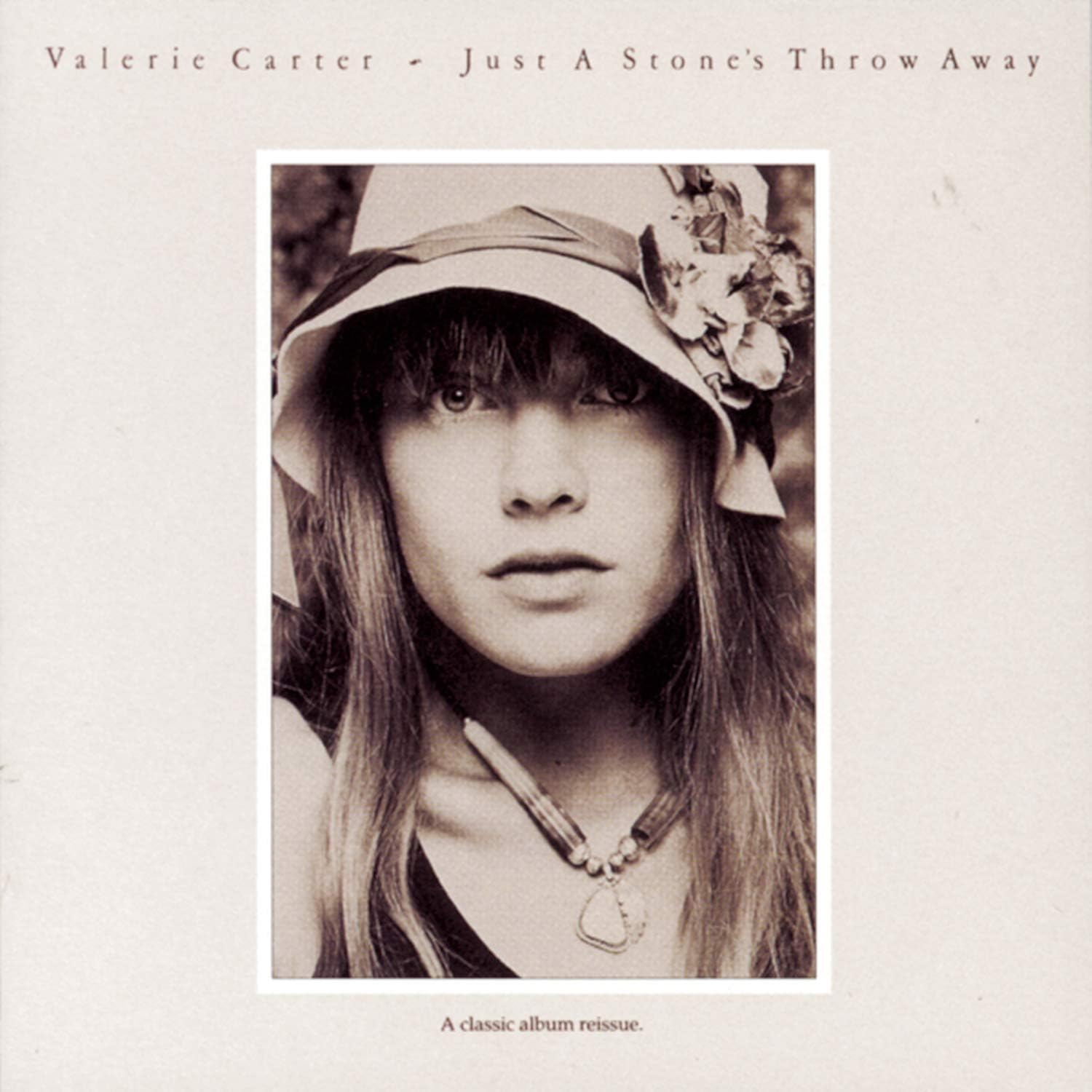 Amazon Just a Stone's Throw Away Carter, Valerie クラシックソウル 音楽