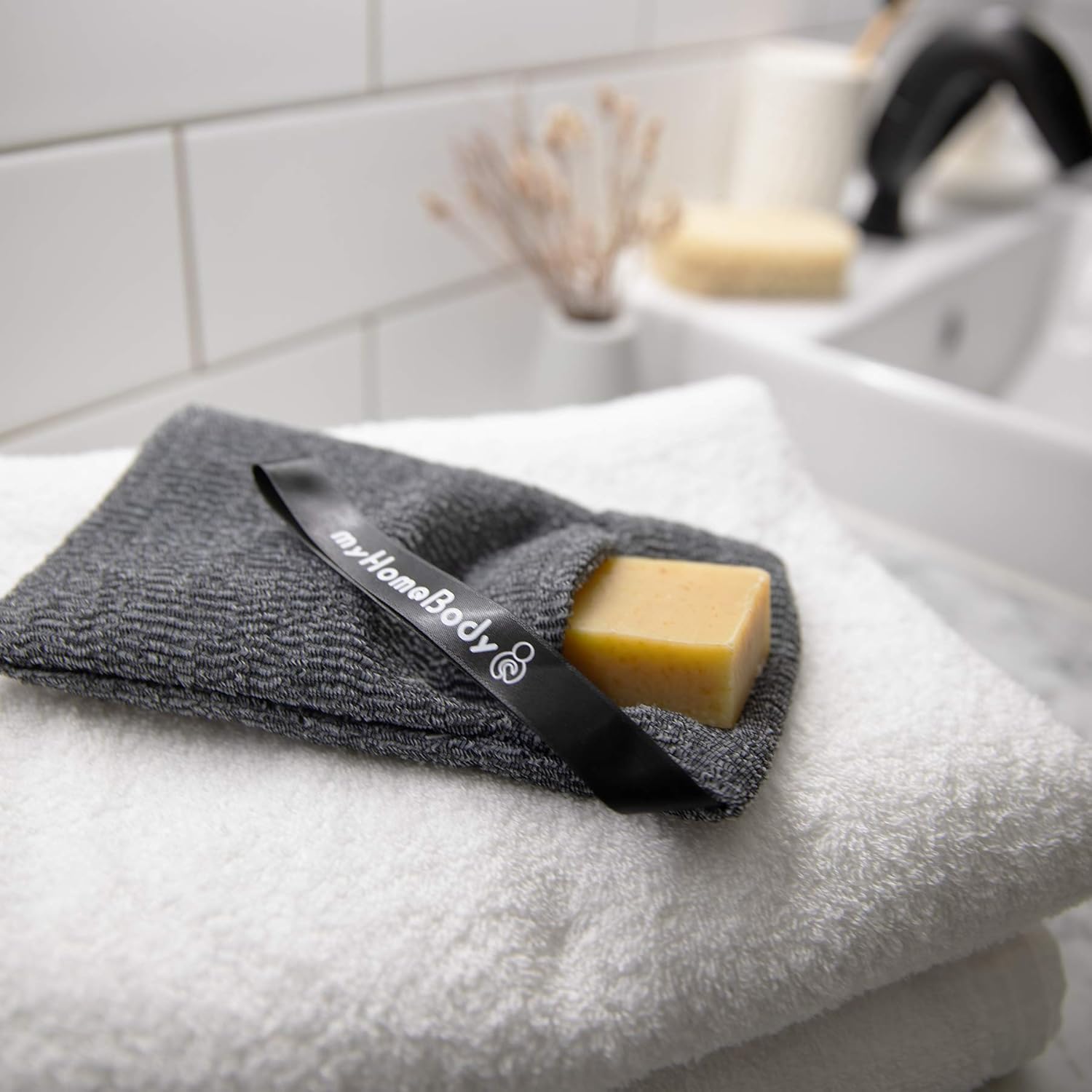 Soap Saver Pouch | Exfoliating Sponge Soap Pocket Body Exfoliator Sponges for Bath or Shower | Body Scrubber for Large Bar Soap or Leftover Soap Bits | 2 Pack + 2 Piece Soap Lift Soap Saver Pads: Beauty