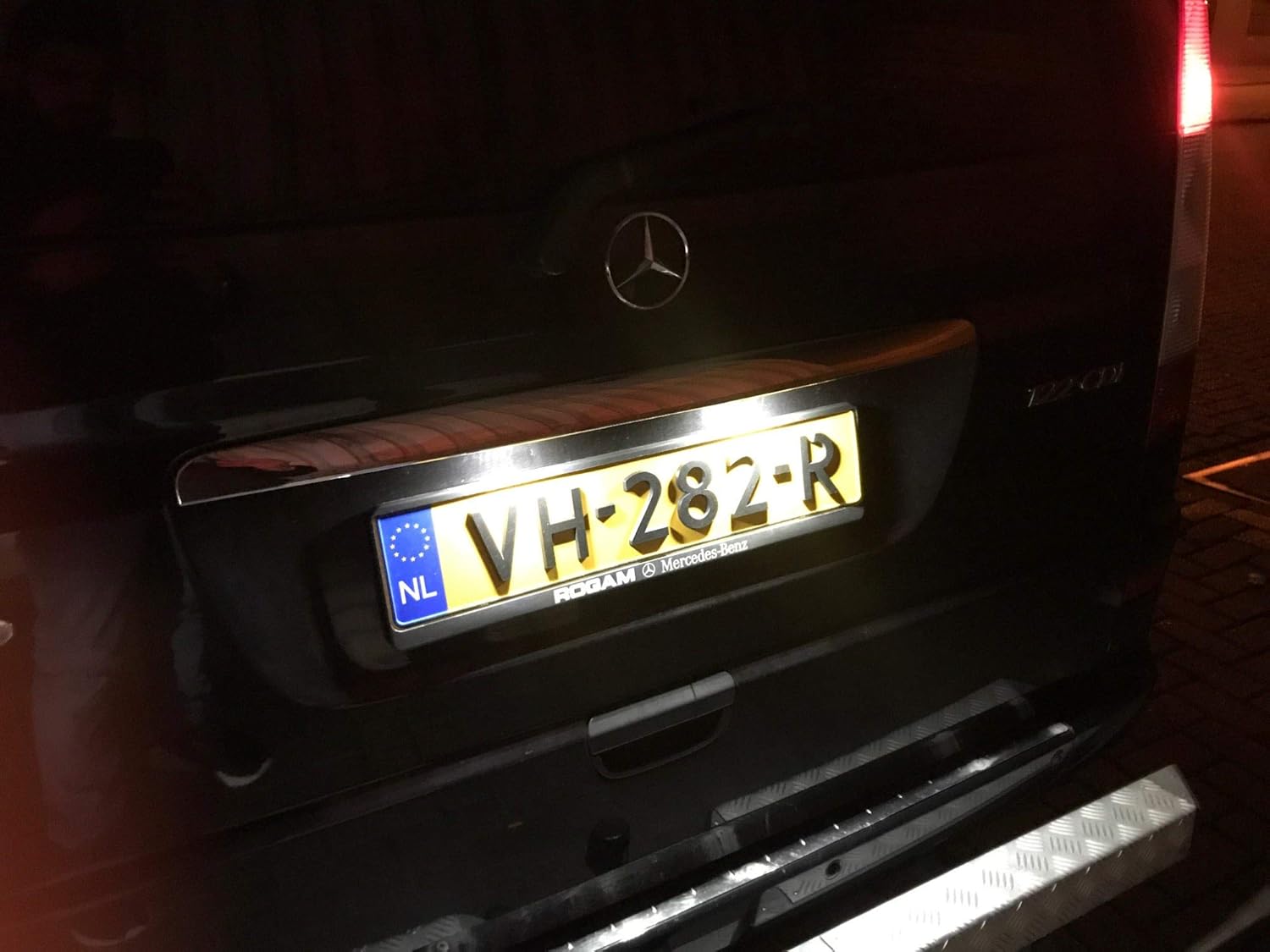 mercedes benz sprinter license plate light replacement
