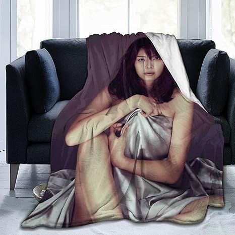 Amazon Co Jp 新品 おしゃれ ベッドカバー ソファ毛布 相武紗季 あいぶ さき キャンプカーペット 旅行毛布 ソファカバー 膝掛け毛布 肩掛け 洗える 四季通用 かわいい カスタマイズ可能 並行輸入品 ホーム キッチン