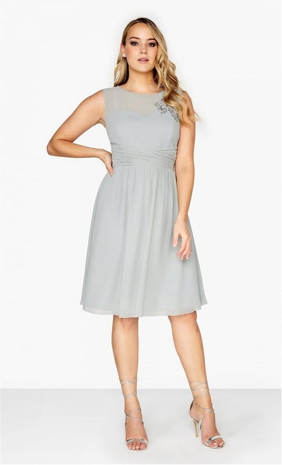 evening wear for curvy ladies