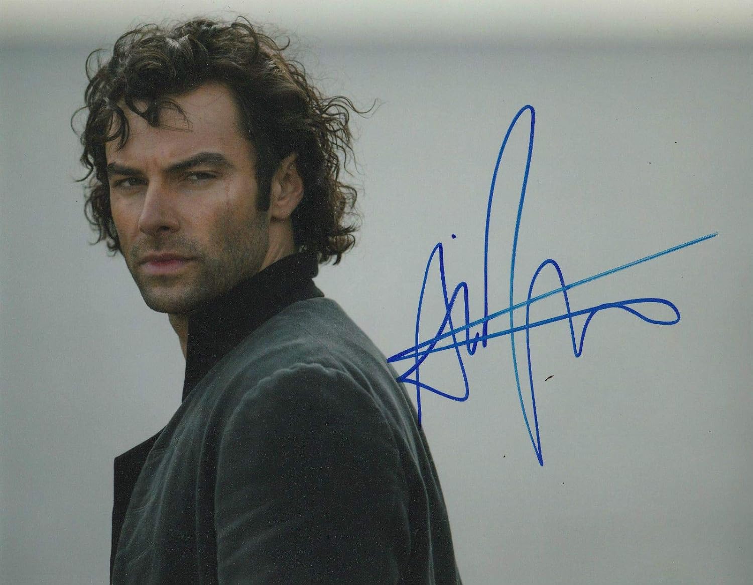 Photographs - Photo Aidan Turner - Poldark Autograph Signed 8 x 10