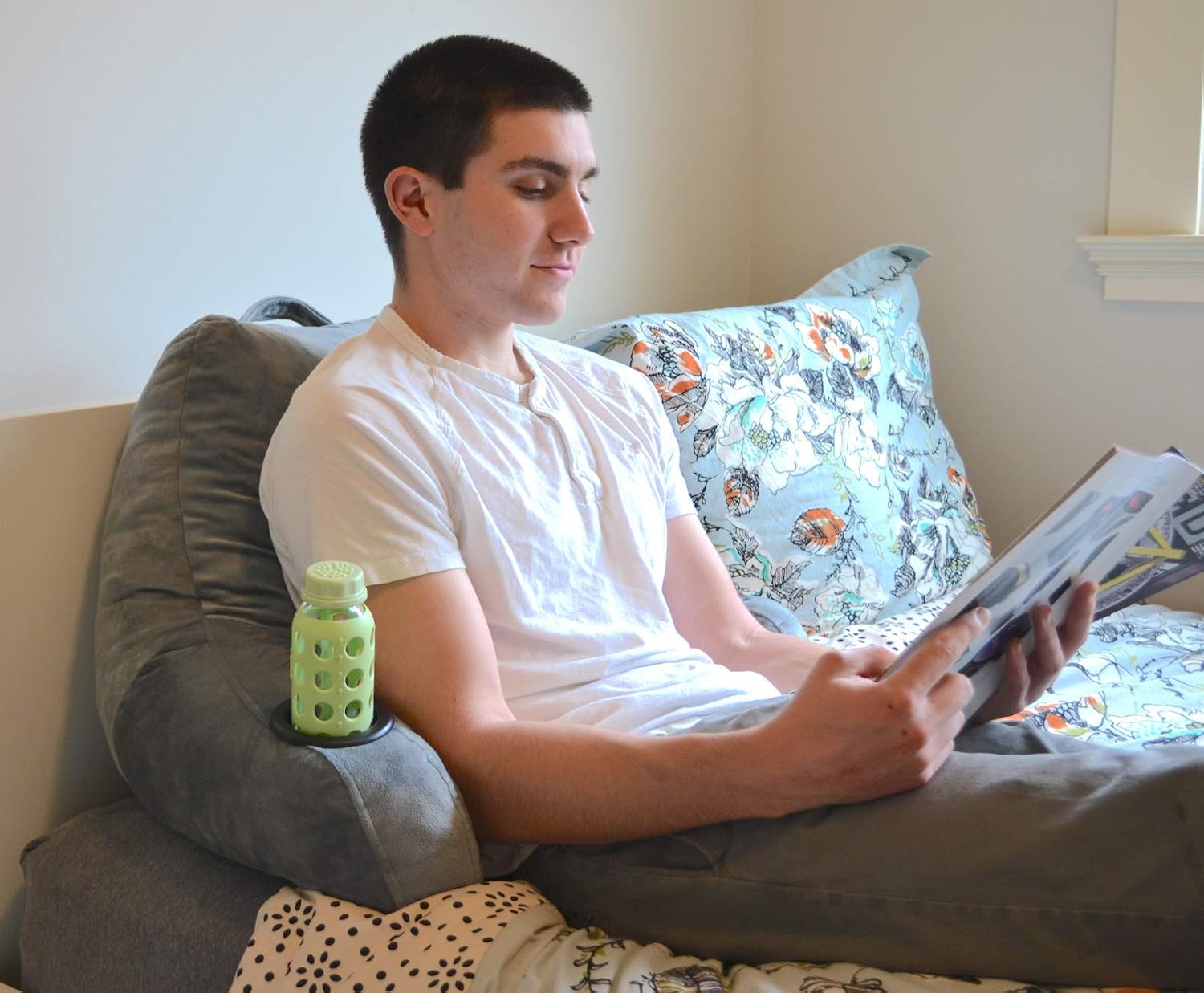 2021 Top 10 Best Pillows For Watching TV In Bed [Review & Guide]