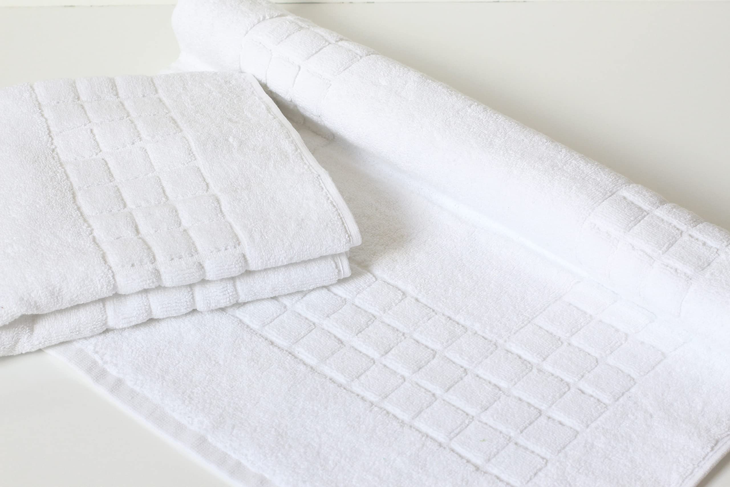 Restmor Ltd Hotel Quality 2 Pack of Bath Mats 700gsm 100% Cotton (WHITE)