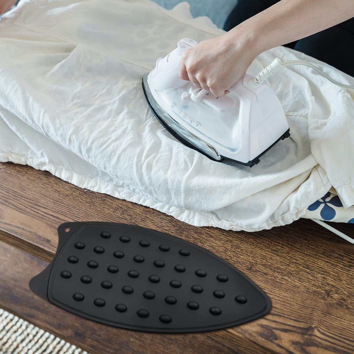 yuntop 2 Pcs Silicone Iron Rest Pads Multipurpose Iron Hot Resistant Mat Protective Pads for Ironing Board, Flat Irons, Curling Irons (Black)
