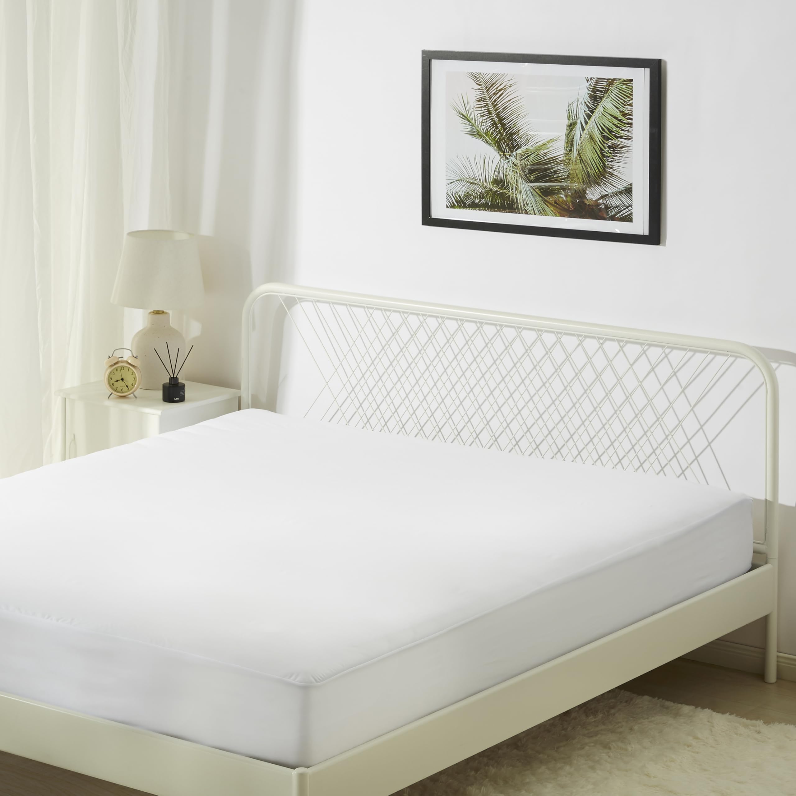 Amazon Basics Waterproof Mattress Protector, Bed Bug and Dust Mite Barrier, King, White