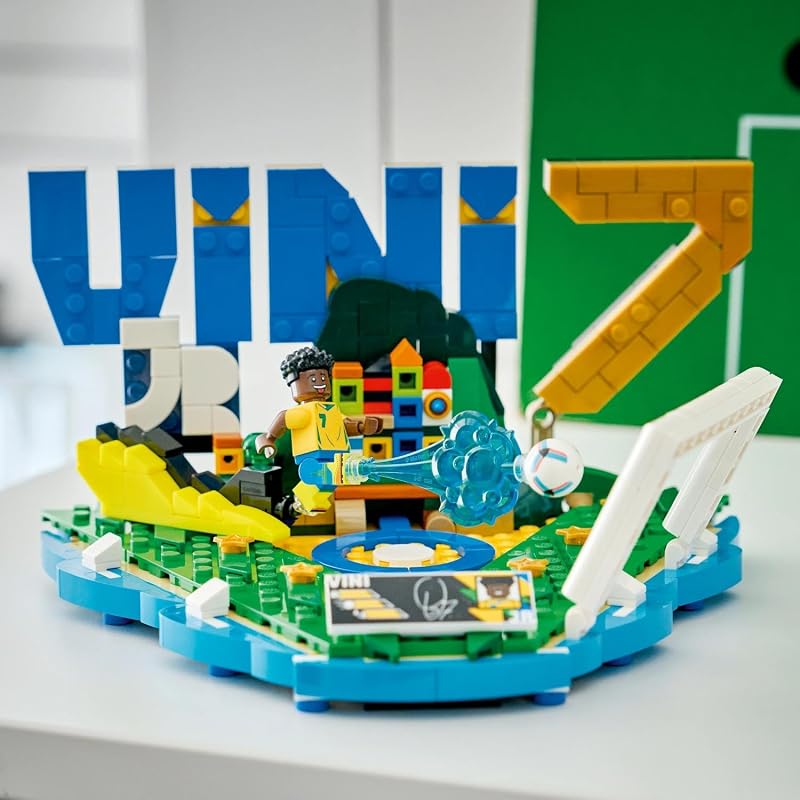 Editions Vinicius Jr. – Best of - Jeu Football - Maquette 3D avec Minifigurine Collector - Décoration de Chambre d'enfant - Cadeau dès 10 Ans pour Garçon, Fille ou Adulte Fan de Sport 43027