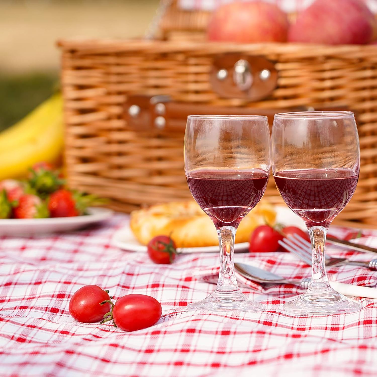 Picnic Basket for 2，Picnic Set Hamper with Waterproof Picnic Blanket, Willow Picnic Service Gift Set for Camping, Outdoor, Valentine Day, Thanks Giving, Birthday, Chiristmas.: Kitchen & Dining