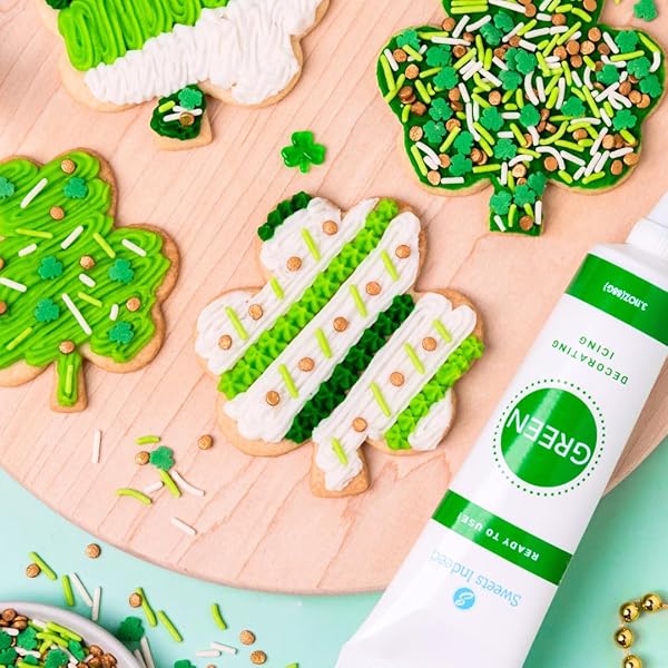 SWEETS INDEED, ST. PATRICKS DAY FROSTING KIT PLUS SHMAROCK SPRINKLES, 3 FROSTING TUBES, 2.5 OUNCES SPRINKES, 4 NOZZLES, 11.31 OUNCES, PERFECT FOR BAKING AND COOKIE DECOARTING (ST. PATRICK)