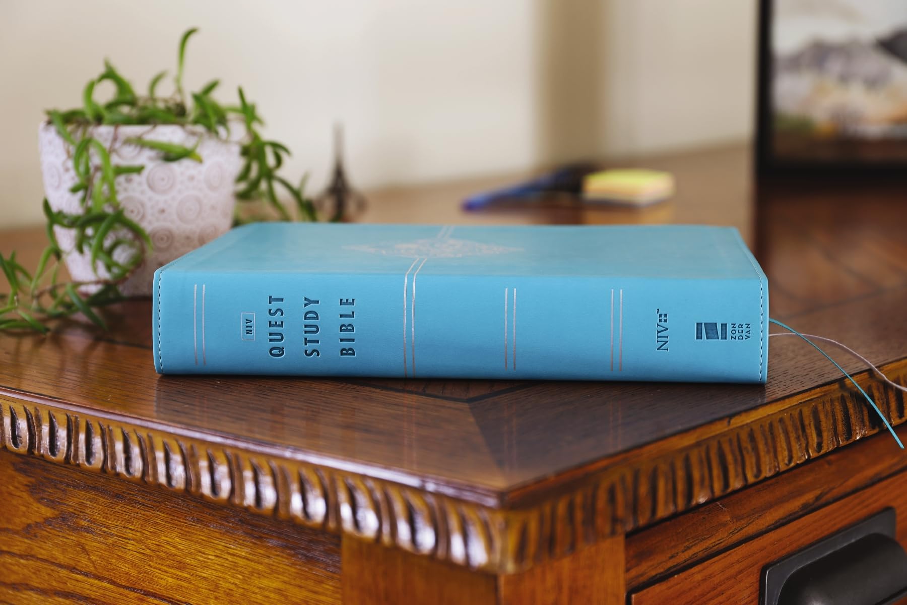 NIV, Quest Study Bible, Leathersoft, Teal, Comfort Print: The Only Q and A Study Bible