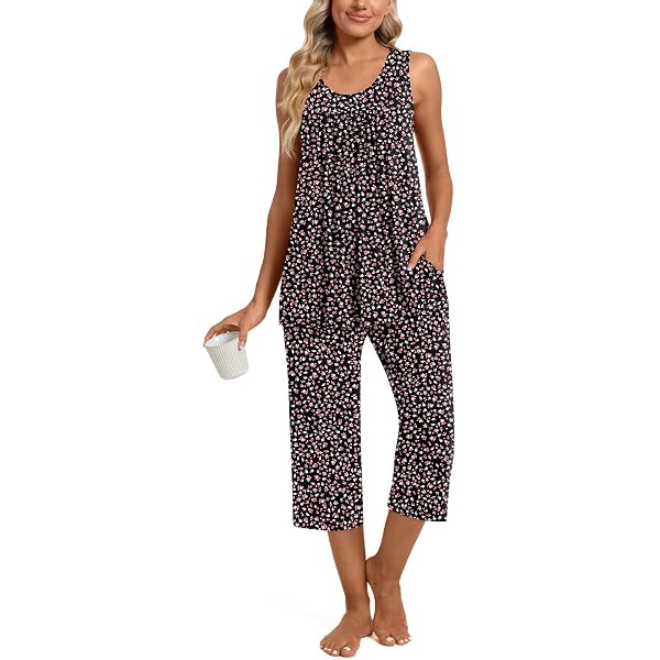 TAOHUADAO Women's Casual Pajama Set - Short Sleeve Top & Capri Pants With Pockets