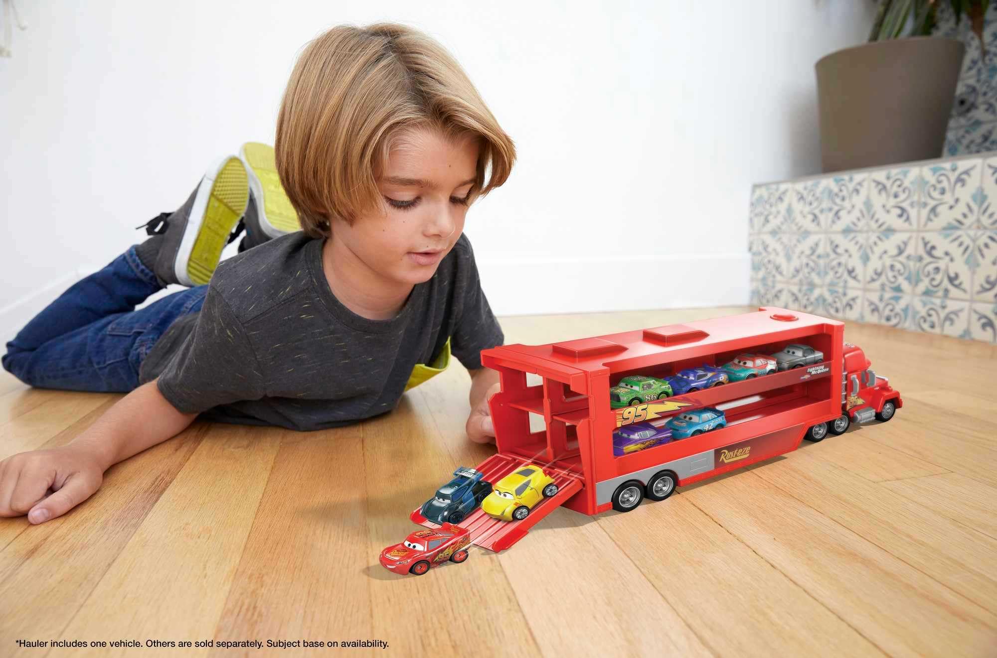 Mua Mattel Disney and Pixar Cars Mini Mack Racers Hauler & 1 Toy Car ...