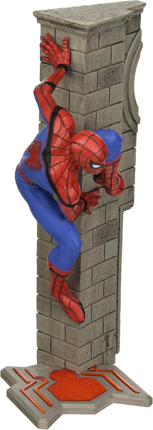DIAMOND SELECT TOYS Marvel Gallery: Spider-Man Homecoming PVC Vinyl Figure