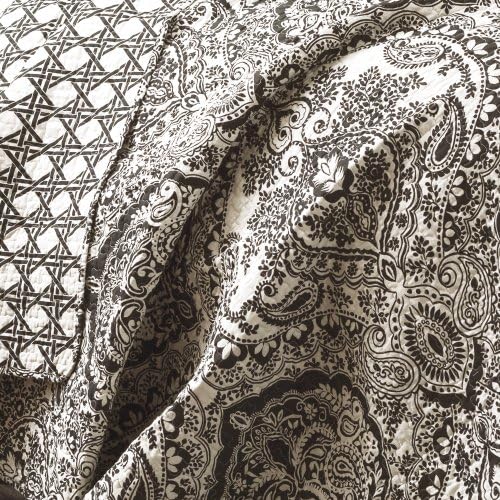 Damask and paisley patterned quilt bedding made from 100% cotton.