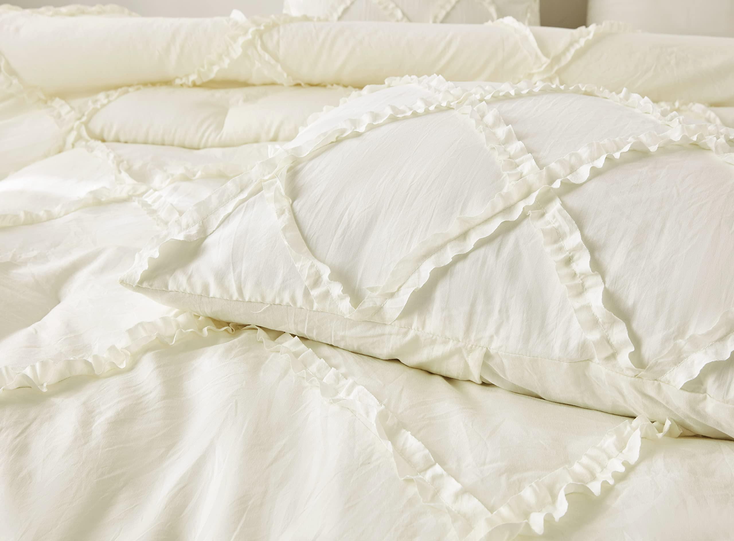 Chezmoi Collection Vivian 3-Piece Diamond Ruffle