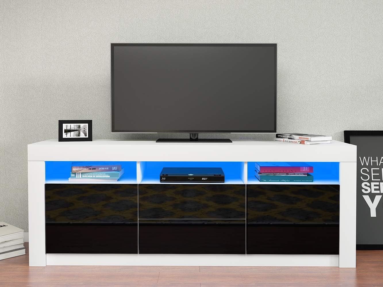 Mobile TV moderno 160 cm, mobile TV con corpo opaco e ante lucide, luce