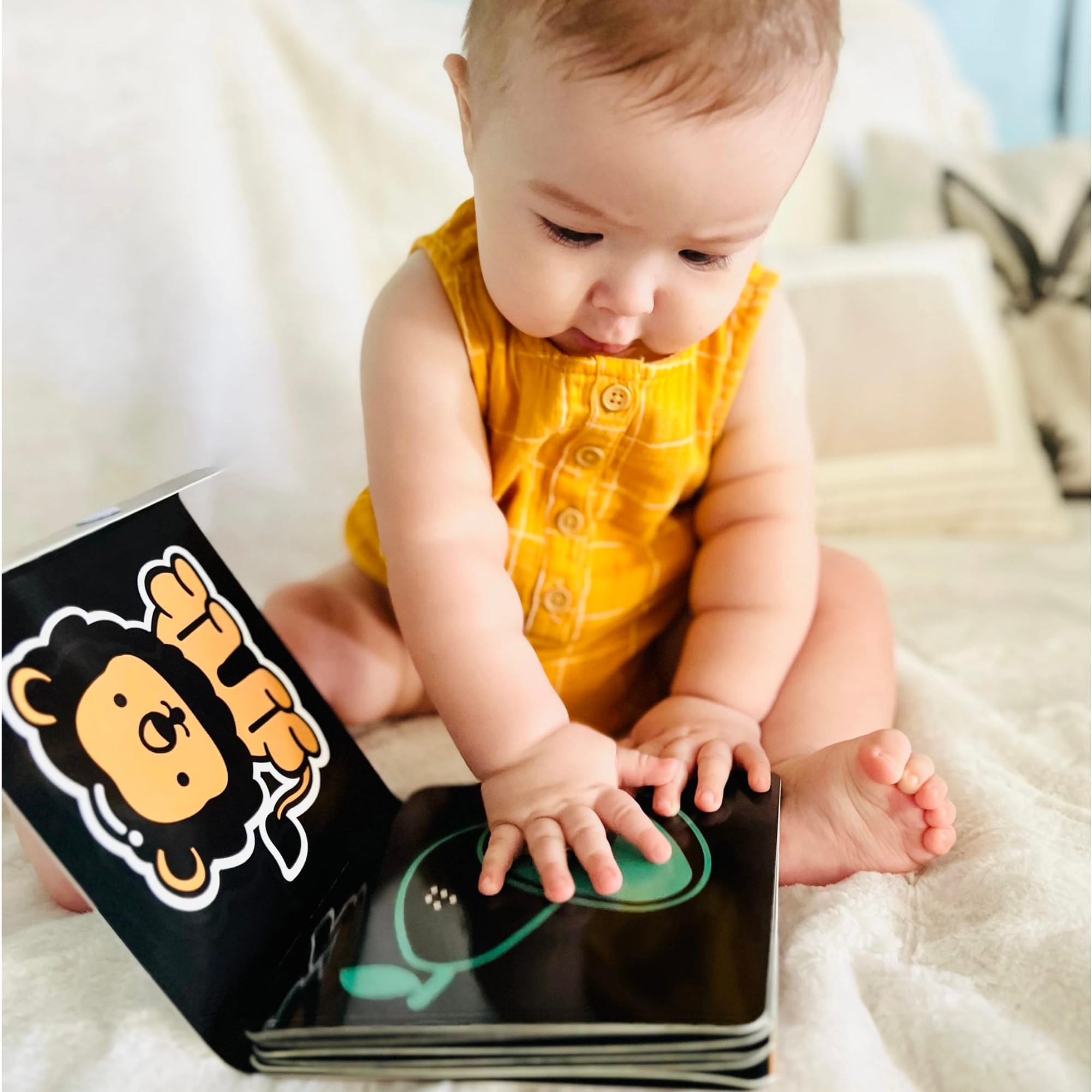 Happy Start Award-Winning High Contrast Board Book - Newborn Black & White Baby Cards, Easy to Clean, Hospital Approved, Stands on Its Own, Tummy Time Toy, Ages 0+ (English)