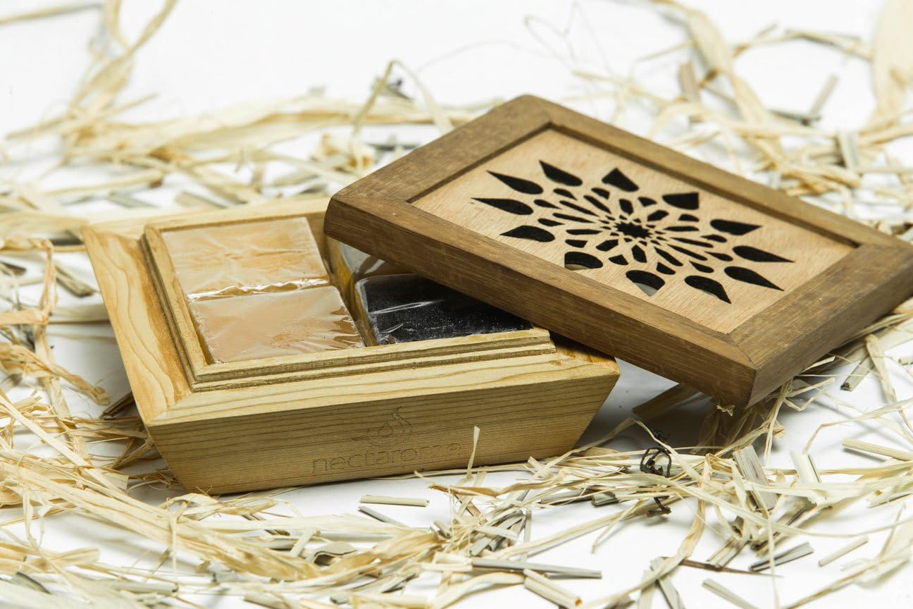 Nectarome - 4 beauty soaps in a wooden box includes glycerin soap with Musc, glycerin soap with Grapefruit, glycerin soap with Rose, glycerin soap with Verbena