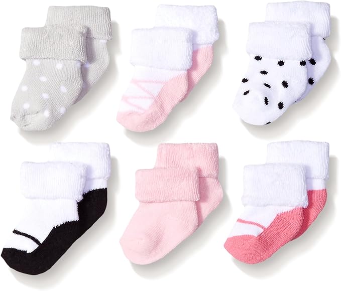 Do Babies Need to Wear Socks? Here’s Everything You Need to Know!!! A