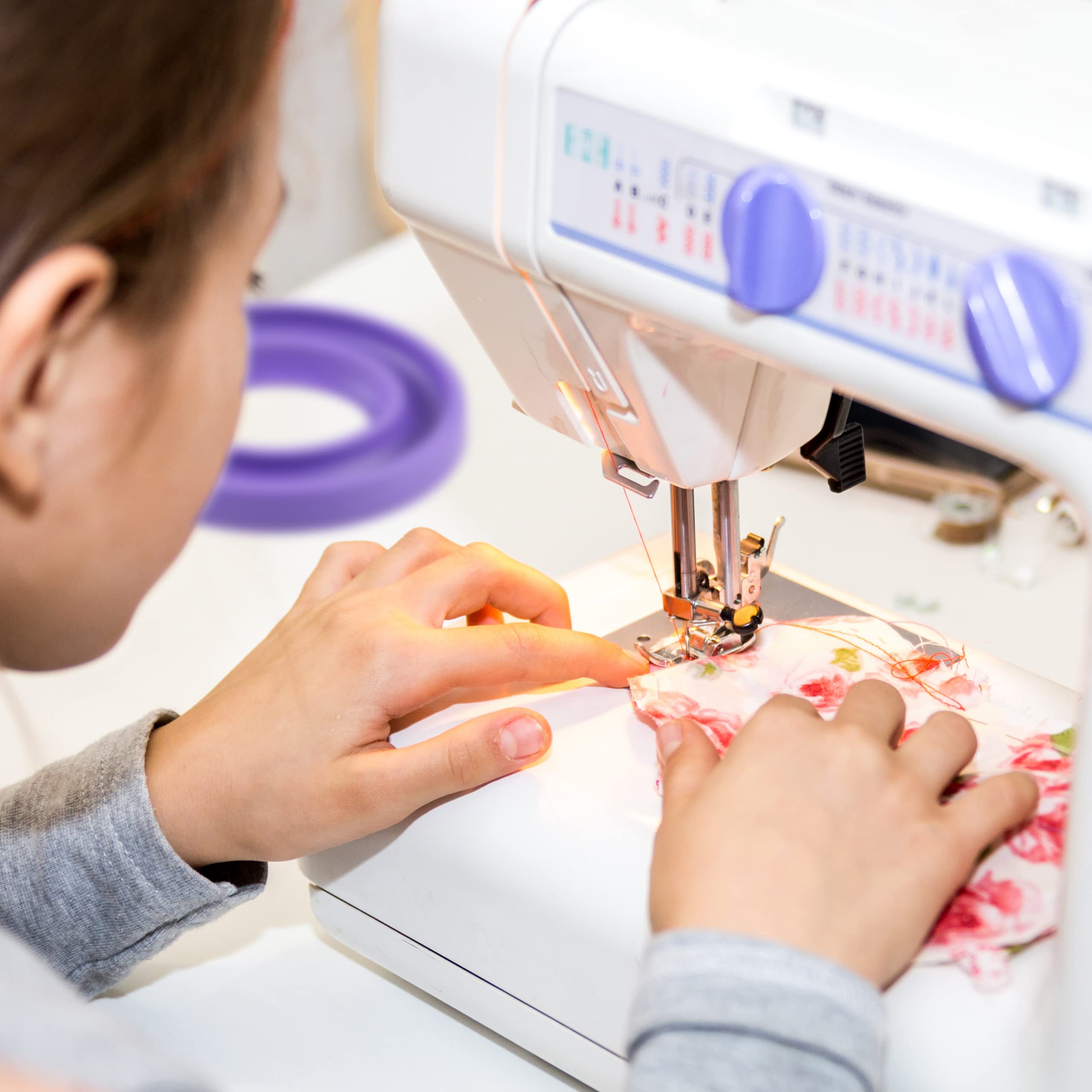 4 Pack Round Bobbin Holder Bobbin Organizer Bubbin Organizer Keeper for Metal or Plastic Sewing Machine Rings Silicone Sewing Tools Handicraft Ring Keeper