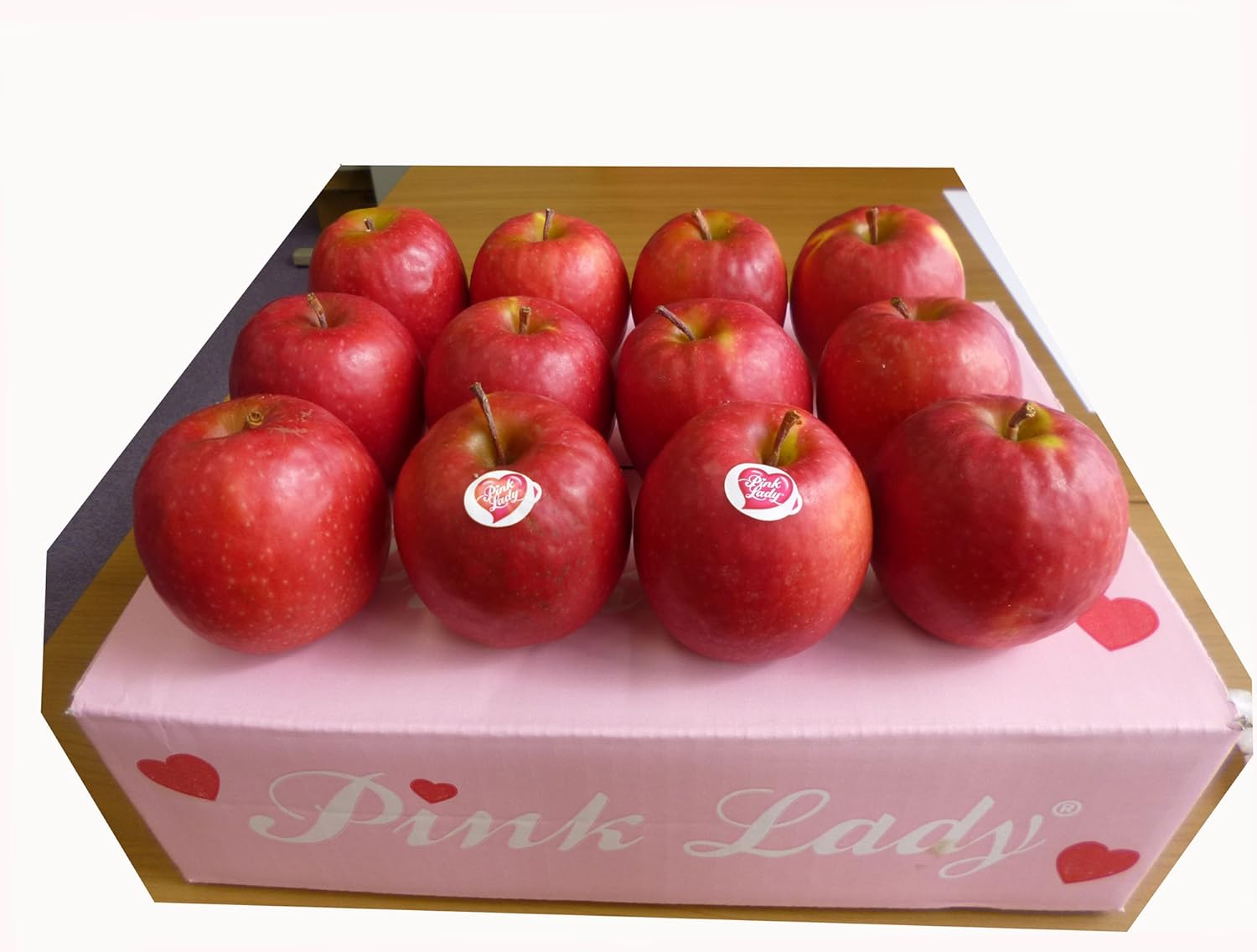 Amazon 長野県産りんご ピンクレディー5kg 26 32玉入 Moa りんご 通販