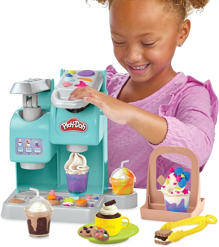 Kitchen Creations Mon Super Café, Coffret avec Machine à Café, 20 Accessoires et 8 Pots de Pâte à Modeler pour Loisirs Créatifs, Jouet Culinaire