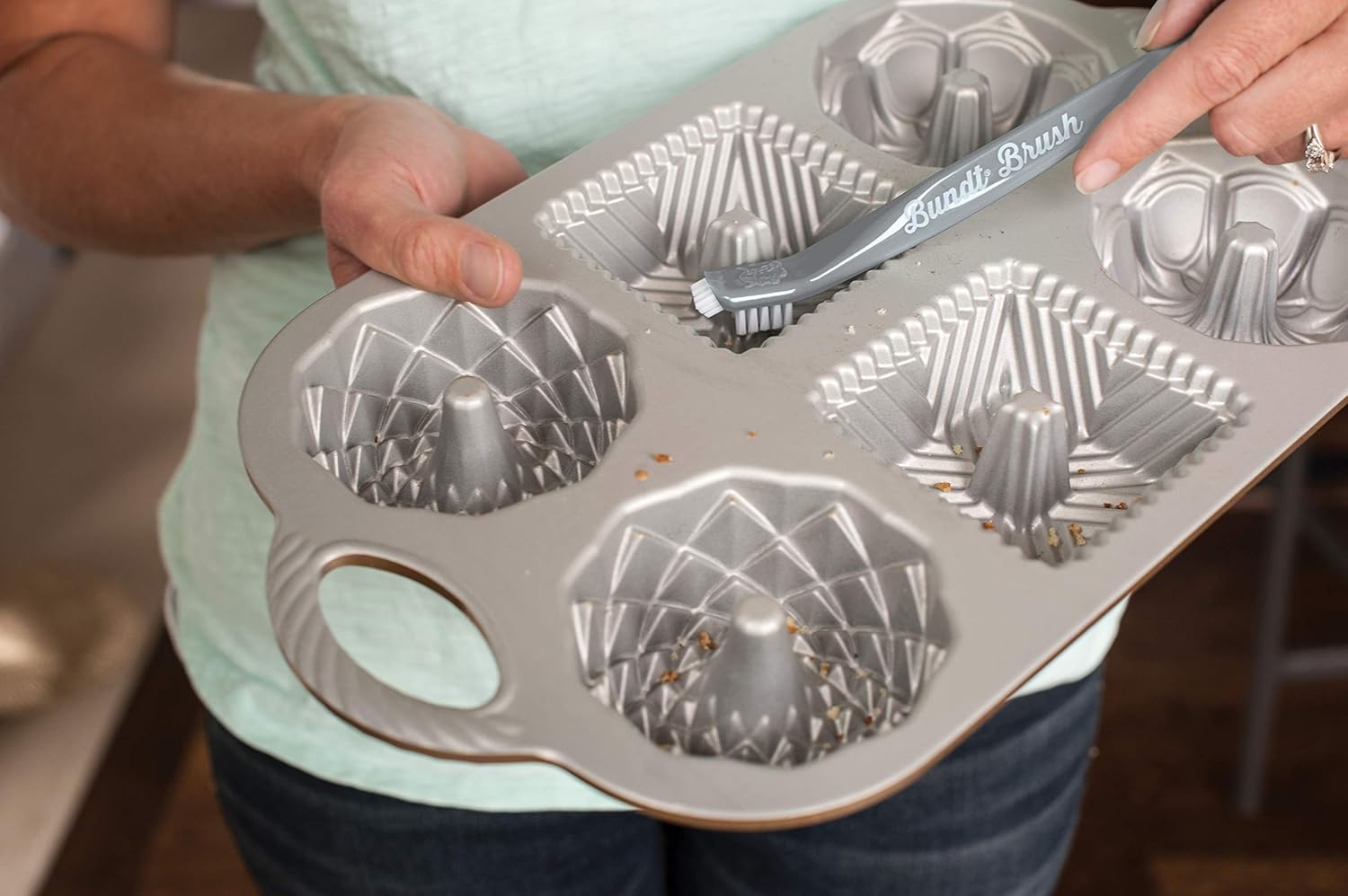 Nordic Ware Ultimate Bundt Cleaning Tool: Kitchen & Dining