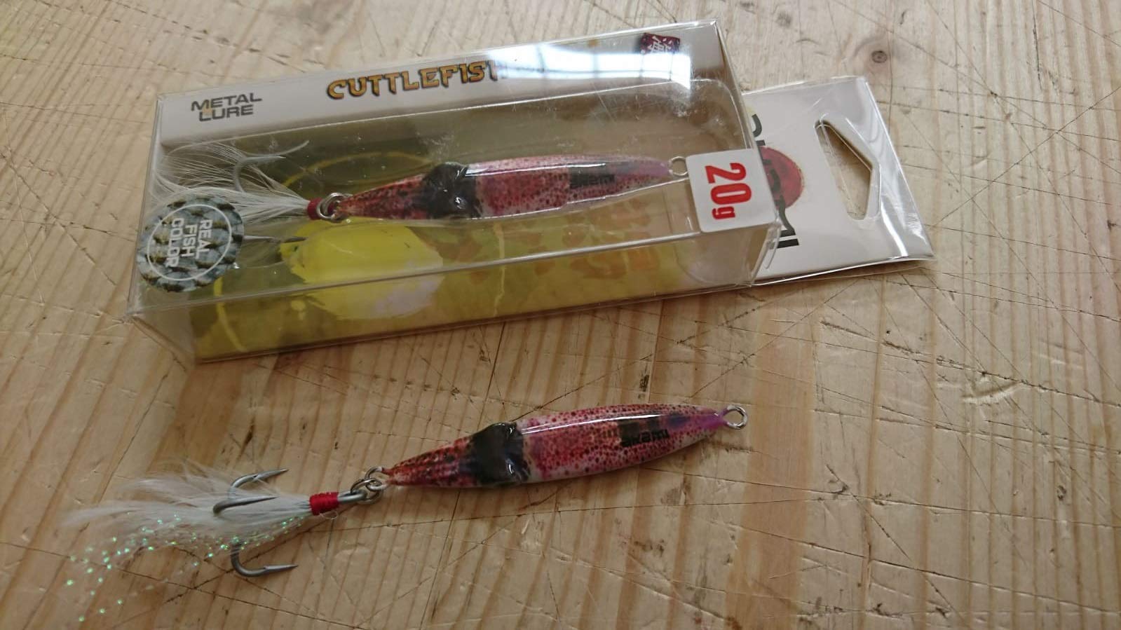 AKAMI Cuttlefish JIG 20 Grams, Colour Red Candy Real, Fishing Lure