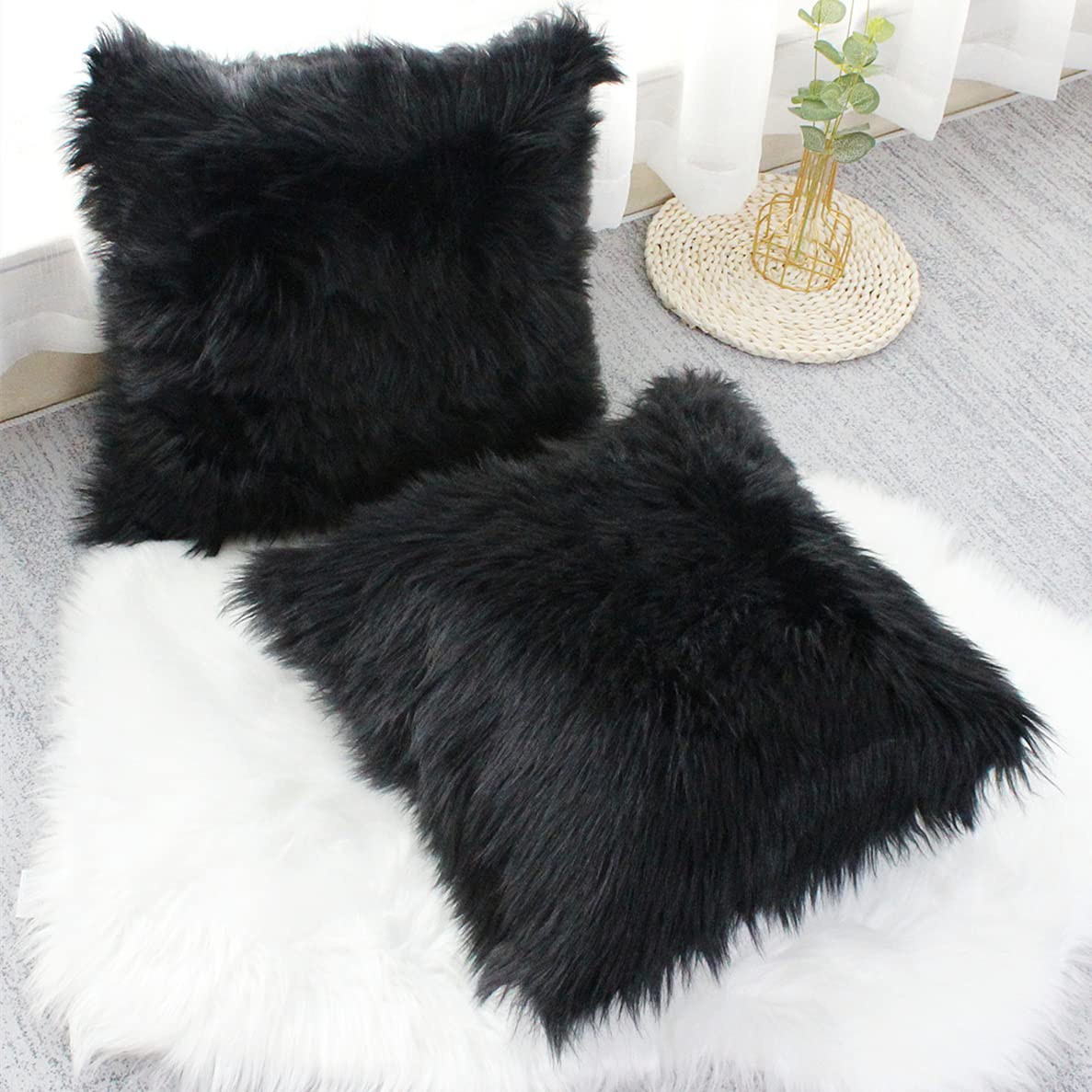 OYIMUA Black 16 x 16 Inches Cushion Covers Pack of 2 Fluffy Soft Faux Fur Square Pillowcases, Luxury Home Decorative Super Soft Plush Pillow Covers Case 40cm x 40cm for Sofa Bed Living Room