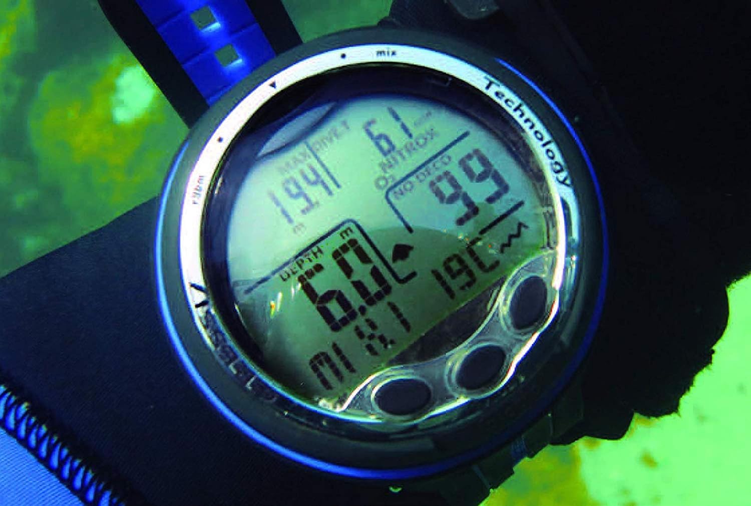Cressi Unisex Giotto Dive Computer, Black/Pink - Image 4