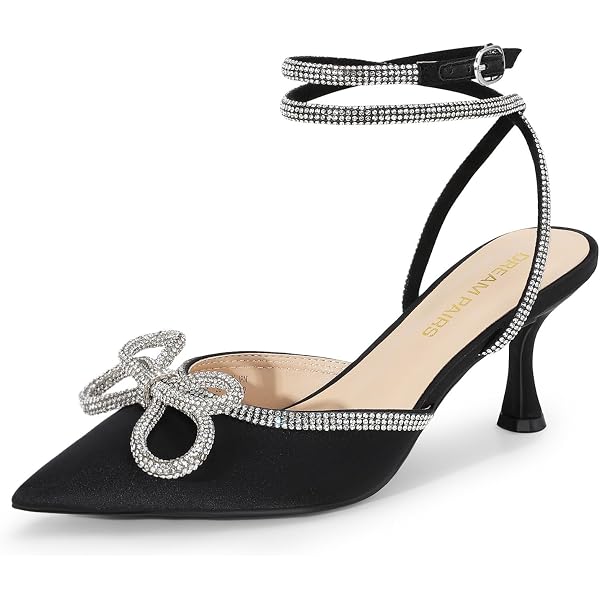 Elegant White Pearl Lace Flower Flat Wedding Shoes 2024 Ankle Strap Pointed Toe Wedding Sandals