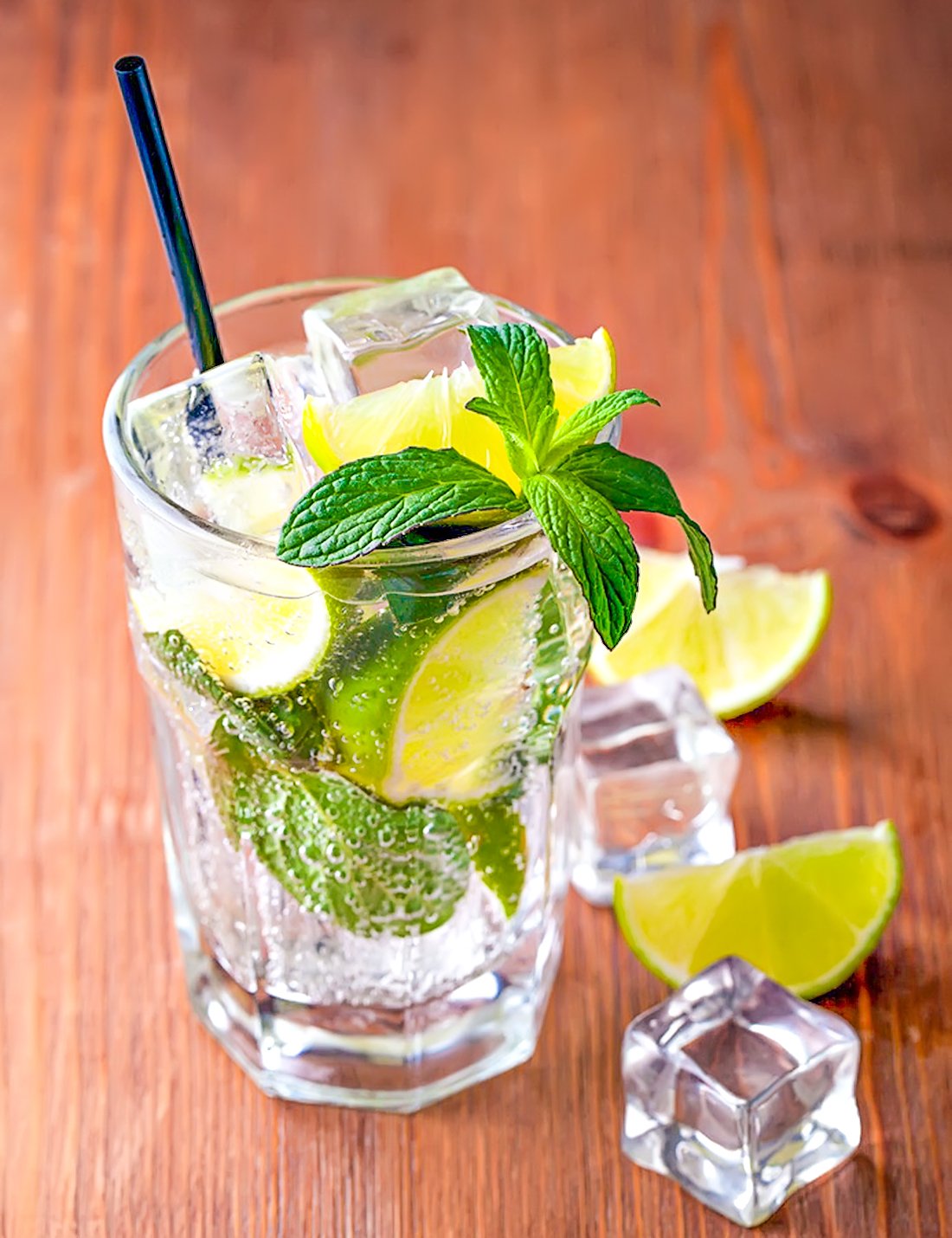 ⭐️ DomeStar 20 Pcs Clear Square Acrylic Ice Cubes Fake Ice Cubes for Photography Props or Decorations, 1\