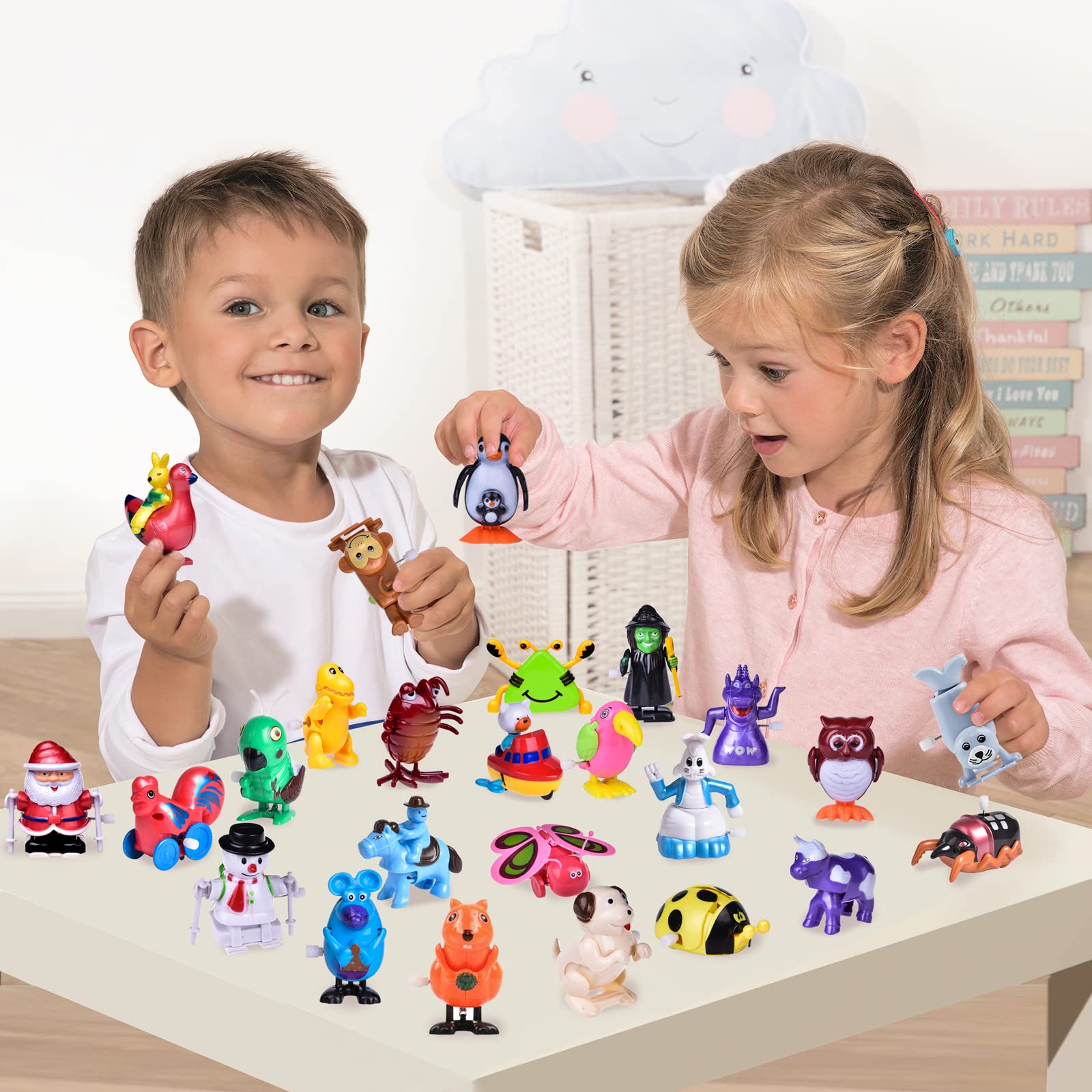 FUN LITTLE TOYS Wind Up Toys 25 PCs Assorted Animal Toys for Kid Party Favors, Pinata Filler Carniva Prizes Classroom Incentive Reward (Contents and Color May Vary)
