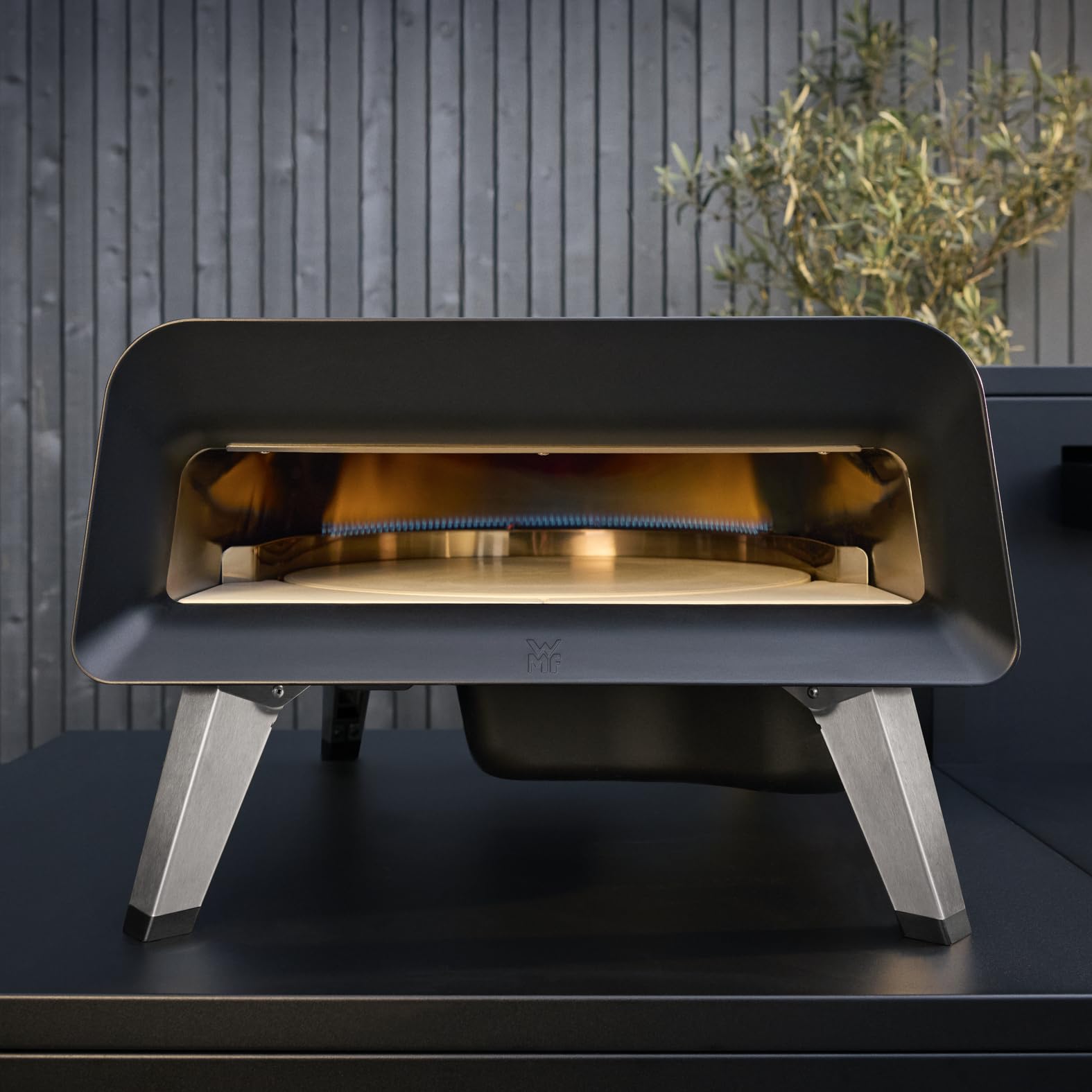 WMF Pizzaiolo Pro Pizzaofen, über 450°C Backtemperatur, großer Pizzastein (Ø 40 cm), automatische Drehmechanik, integrierte Temperaturüberwachung für perfekte Ergebnisse in 90 Sek., Gas Pizzaofen 5
