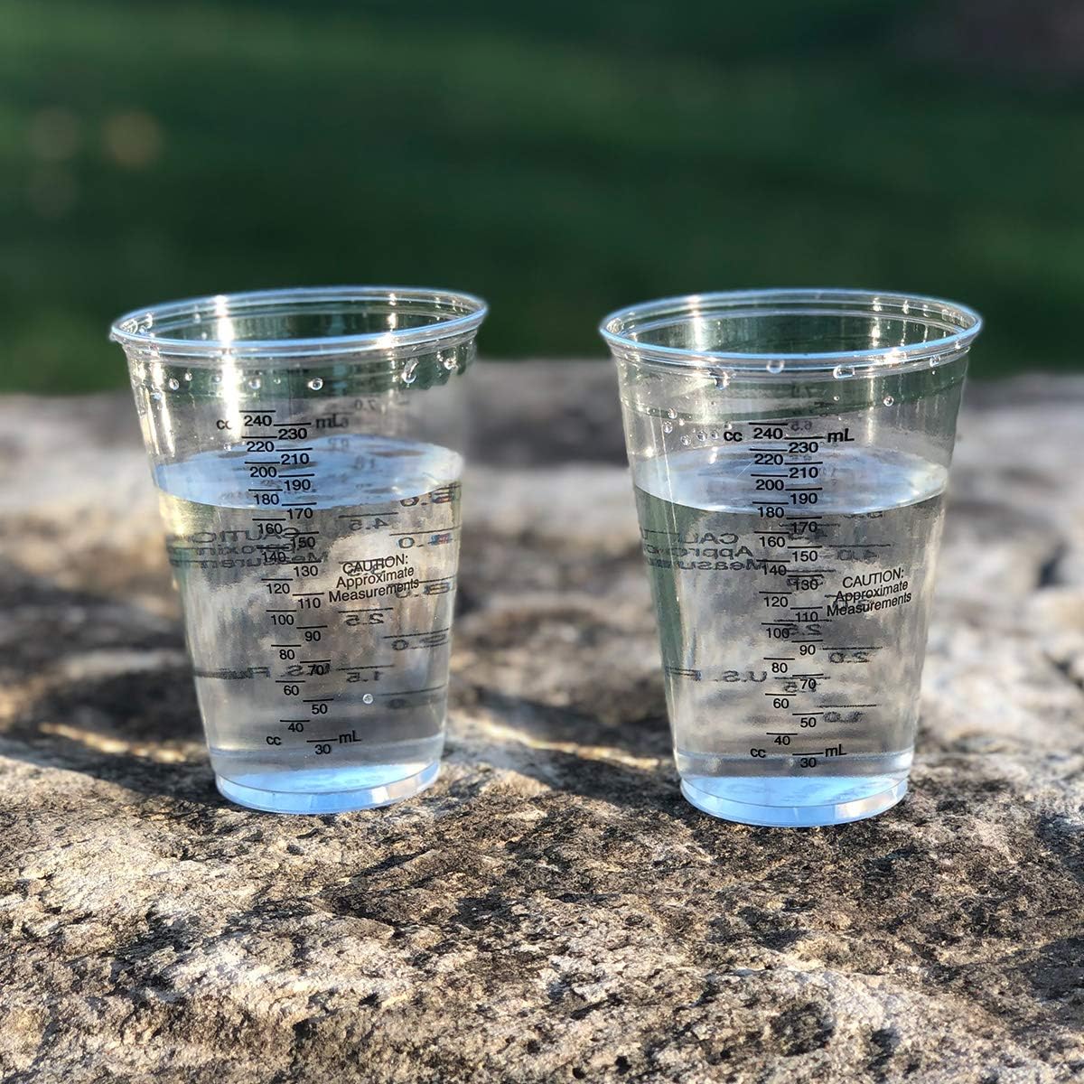 Disposable Epoxy Resin Mixing Cups Clear Plastic 10-Ounce 50-Pack For Measuring Paint Epoxy Resin Art Supplies - Graduated Measurements in ML and OZ - Multipurpose Mixing Cups for Cooking and Baking: Kitchen & Dining