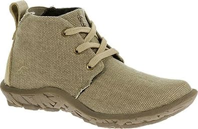 sand chukka boots