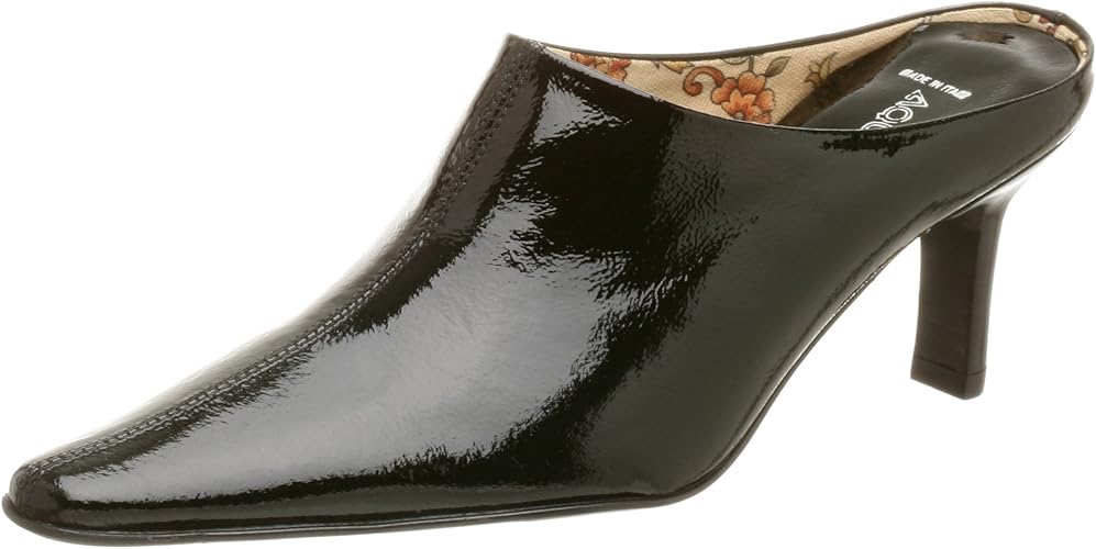 black closed toe mules