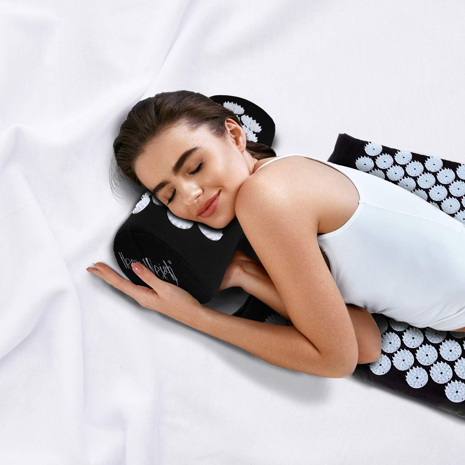 HemingWeigh Complete Acupressure Body Mat and Pillow Set with Bag, For Neck, Upper and Lower Back Pain Relief, Black: Sports & Outdoors