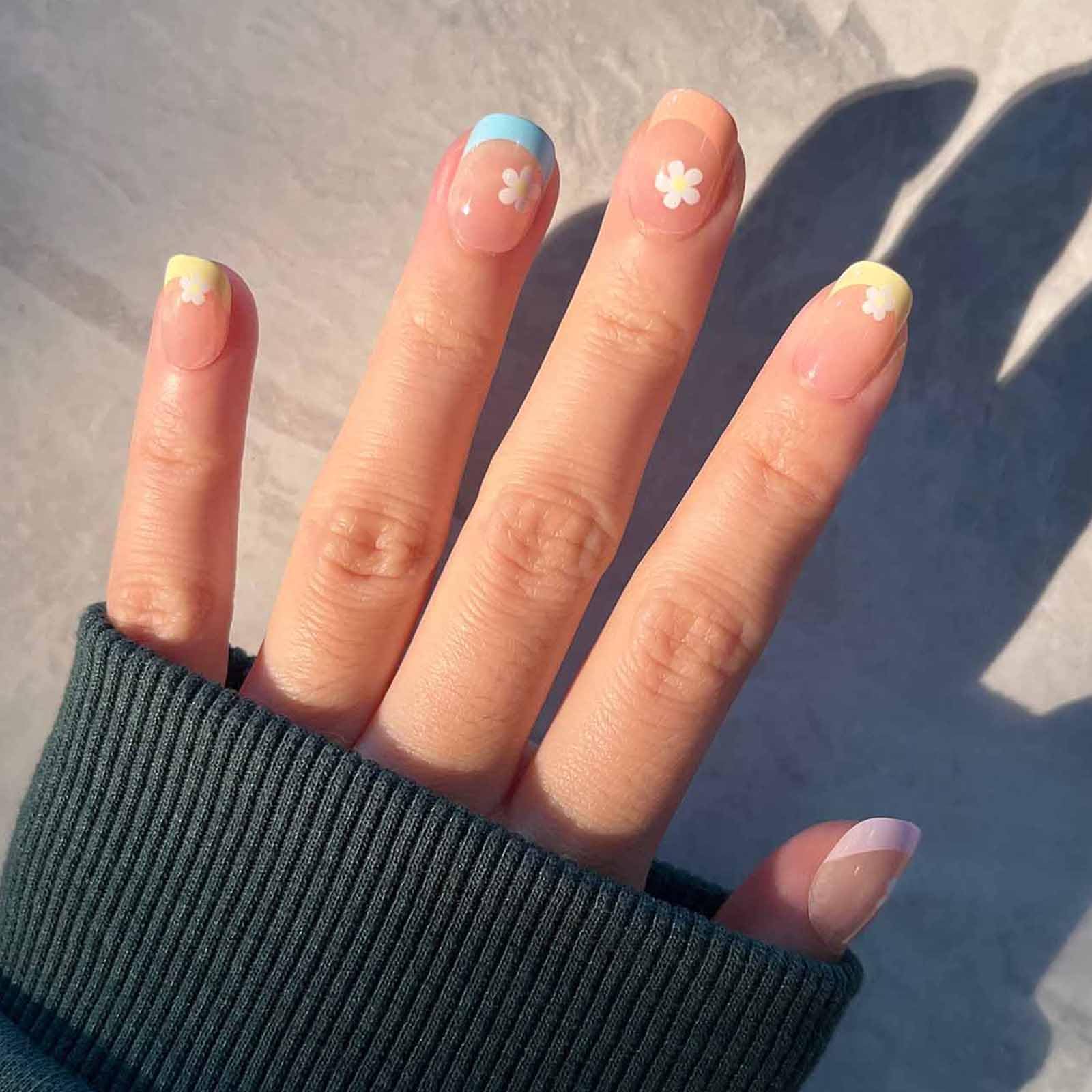 Hkanlre Square French Press on Nails Short Cute Fake Nails Acrylic Flower False Nails for Women and Girls 24PCS - Image 5