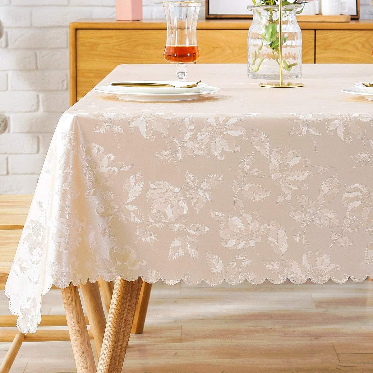 Amazon Com Lohascasa Round Vinyl Oilcloth Tablecloth Waterproof Pvc Plastic Wipeable Spillproof Peva Heavy Duty Tablecloth For Outdoor Patio Champagne Flower Diameter 54 Inch Furniture Decor