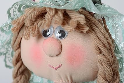 muñeca guarda bolsas amazon