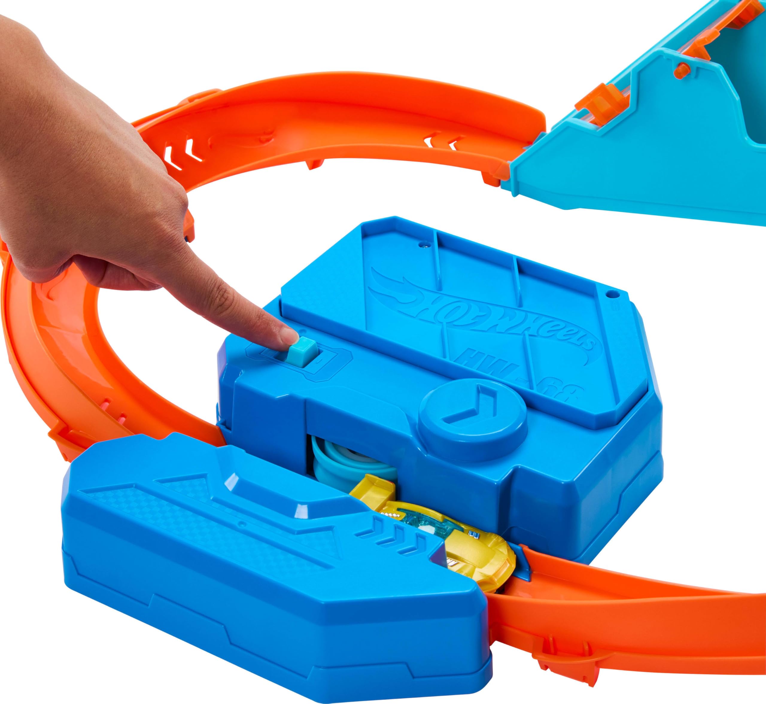 Hot Wheels Toy Car Track Set, Deluxe Building Box with Motorized Booster, 1:64 Scale Vehicle, Speed Snap Track, Boosted Jump Speedway