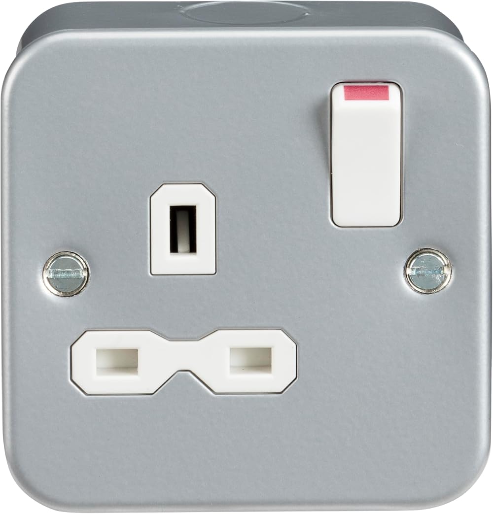 Knightsbridge Metal Clad 13A 1G DP Switched Socket