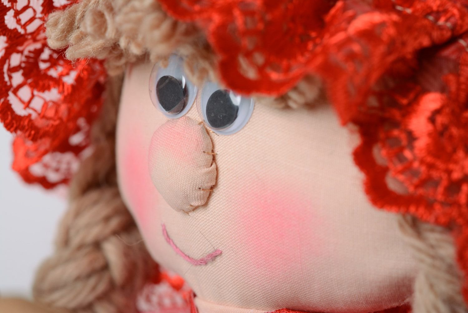 muñeca guarda bolsas amazon